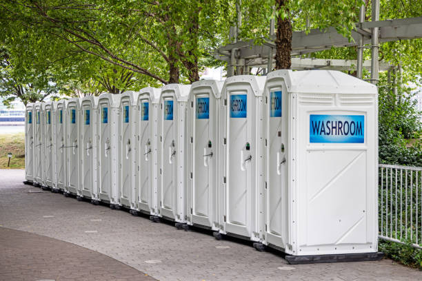 Best Portable bathroom rental  in Dearborn Heights, MI